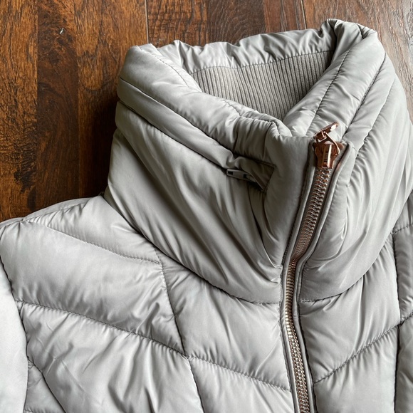 NWOT Bernardo fitted packable puffer - Picture 8 of 13